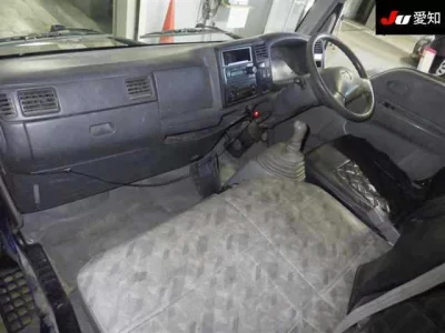 Mazda TITAN  с аукциона в Японии