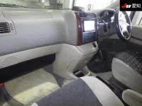 Toyota GRANVIA лот № 30816 оценка 3.5  с аукциона в Японии 2