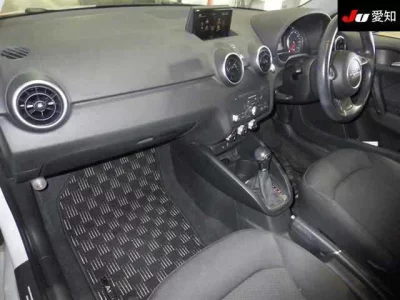 Audi A1  с аукциона в Японии