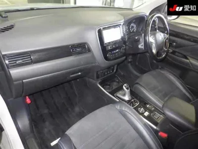 Mitsubishi OUTLANDER PHEV