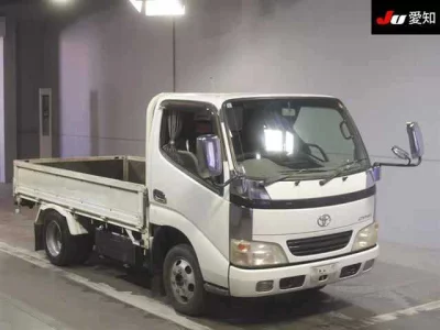 Toyota DYNA  с аукциона в Японии