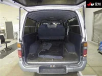 Toyota HIACE VAN лот № 20168 оценка 3  с аукциона в Японии 3
