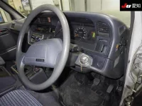 Toyota HIACE VAN лот № 20168 оценка 3  с аукциона в Японии 4