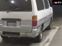 Toyota HIACE VAN лот № 20168 оценка 3  с аукциона в Японии 7