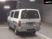 Toyota HIACE VAN лот № 20168 оценка 3  с аукциона в Японии 1