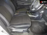 Nissan LATIO лот № 30921 оценка 3.5  с аукциона в Японии 5