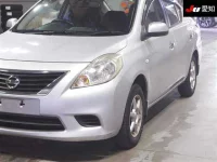Nissan LATIO лот № 30921 оценка 3.5  с аукциона в Японии 6