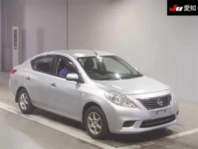 Nissan LATIO  с аукциона в Японии