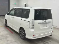 Toyota NOAH лот № 30016 оценка 3.5  с аукциона в Японии 1