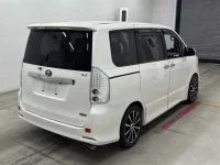 Toyota NOAH лот № 30016 оценка 3.5  с аукциона в Японии 4