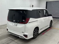 Toyota NOAH лот № 10018 оценка 4.5  с аукциона в Японии 4