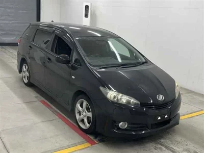 Toyota WISH  с аукциона в Японии