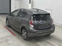 Toyota AQUA лот № 30029 оценка 4  с аукциона в Японии 1