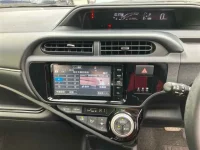 Toyota AQUA лот № 30029 оценка 4  с аукциона в Японии 5