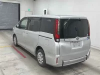 Toyota NOAH лот № 30070 оценка 3.5  с аукциона в Японии 1