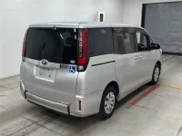 Toyota NOAH лот № 30070 оценка 3.5  с аукциона в Японии 4
