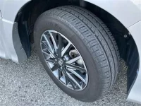 Toyota VOXY лот № 30076 оценка 4  с аукциона в Японии 8