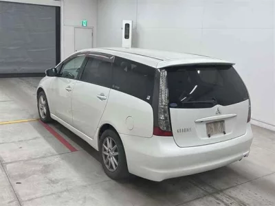 Mitsubishi GRANDIS