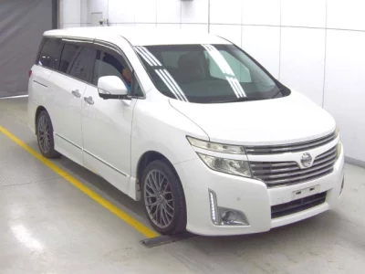 Nissan ELGRAND  с аукциона в Японии