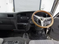 Nissan CARAVAN VAN лот № 5046 оценка 2  с аукциона в Японии 4