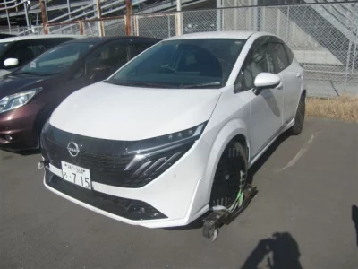 Nissan AURA