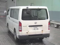 Toyota HIACE VAN лот № 8011 оценка R  с аукциона в Японии 1