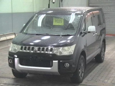 Mitsubishi DELICA D5