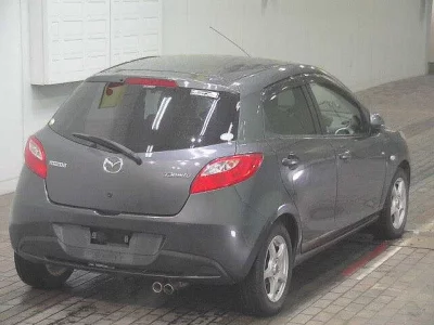 Mazda DEMIO  с аукциона в Японии