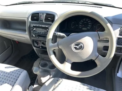 Mazda DEMIO  с аукциона в Японии