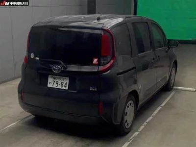 Toyota SIENTA  с аукциона в Японии