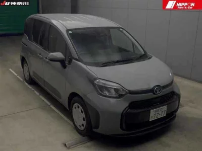 Toyota SIENTA  с аукциона в Японии