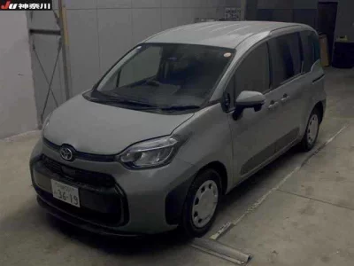 Toyota SIENTA  с аукциона в Японии