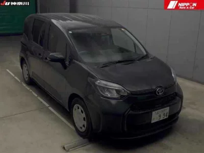 Toyota SIENTA  с аукциона в Японии