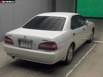 Nissan LAUREL
