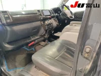 Toyota HIACE VAN лот № 3017 оценка R  с аукциона в Японии 2