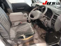 Mazda BONGO VAN лот № 3007 оценка 3  с аукциона в Японии 5