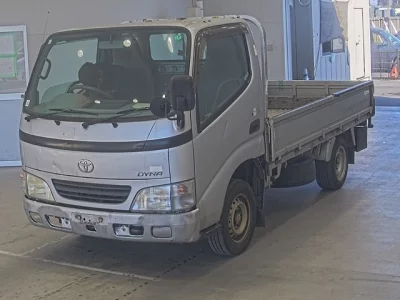Toyota DYNA  с аукциона в Японии