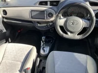 Toyota VITZ лот № 1731 оценка 3.5  с аукциона в Японии 3