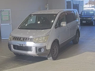 Mitsubishi DELICA D5