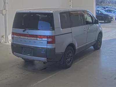 Mitsubishi DELICA D5