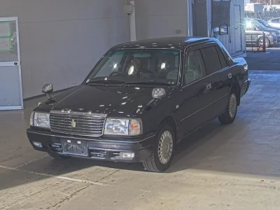 Toyota CROWN  с аукциона в Японии