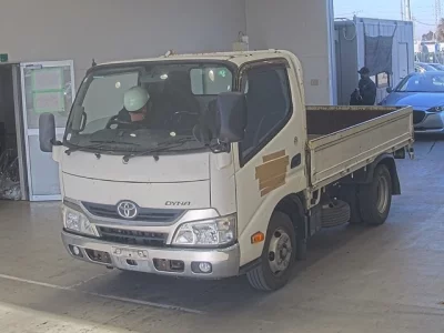 Toyota DYNA  с аукциона в Японии