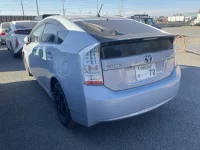 Toyota Prius лот № 2203 оценка 0  с аукциона в Японии 1