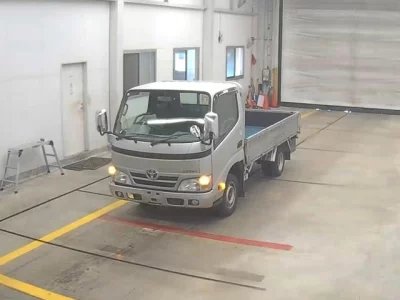 Toyota DYNA  с аукциона в Японии