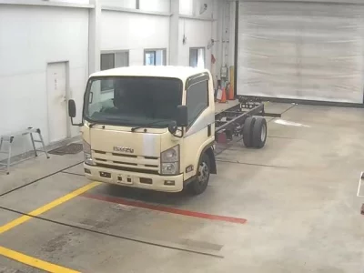 Isuzu ELF