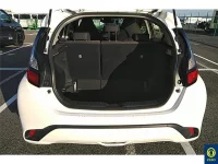 Toyota AQUA лот № 1 оценка R  с аукциона в Японии 8