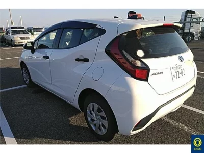 Toyota AQUA  с аукциона в Японии