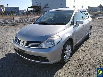 Nissan TIIDA LATIO  с аукциона в Японии