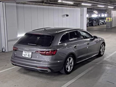 Audi A4  с аукциона в Японии