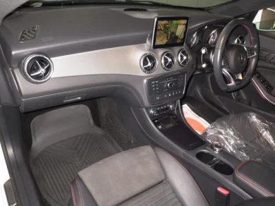 Mercedes-Benz CLA CLASS